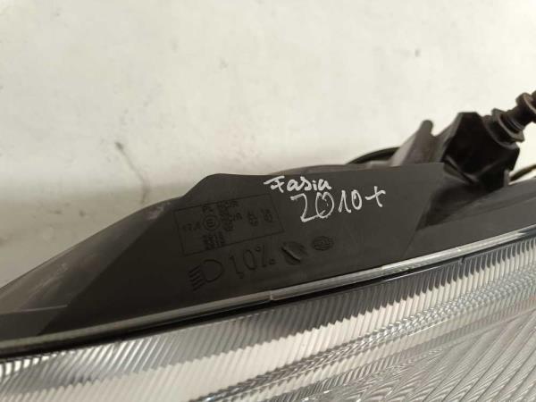 PHARE GAUCHE SKODA FABIA 3/2010-2014 / SKODA ROOMSTER 3/2010-2015 - Vue 3